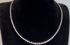 7.52ct D Flawless Diamanten Halskette, eingefasst in 18 Karat Weissgold
